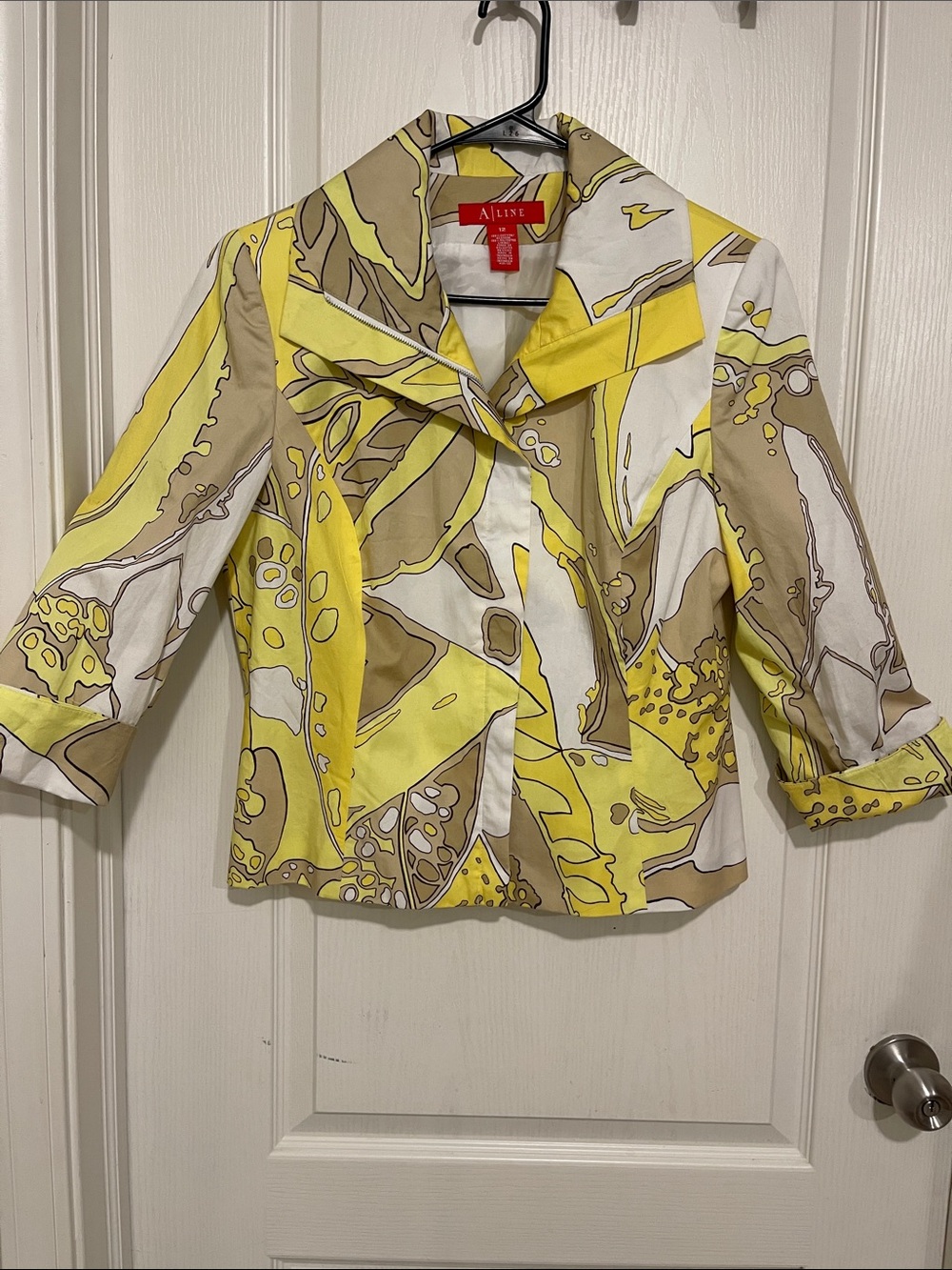 A-Line Yellow & Beige Printed Cropped Blazer